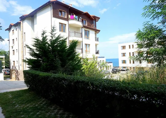 комплекс виста до плажа - Complex Byala Vista Near The Aparthotel Byala (Varna)