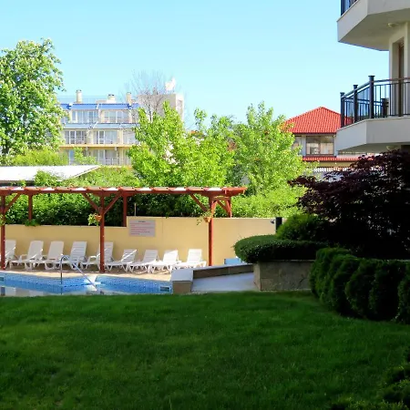 комплекс виста до плажа - Complex Byala Vista Near The Lägenhetshotell 4*