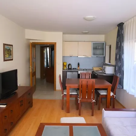 комплекс виста до плажа - Complex Byala Vista Near The Aparthotel